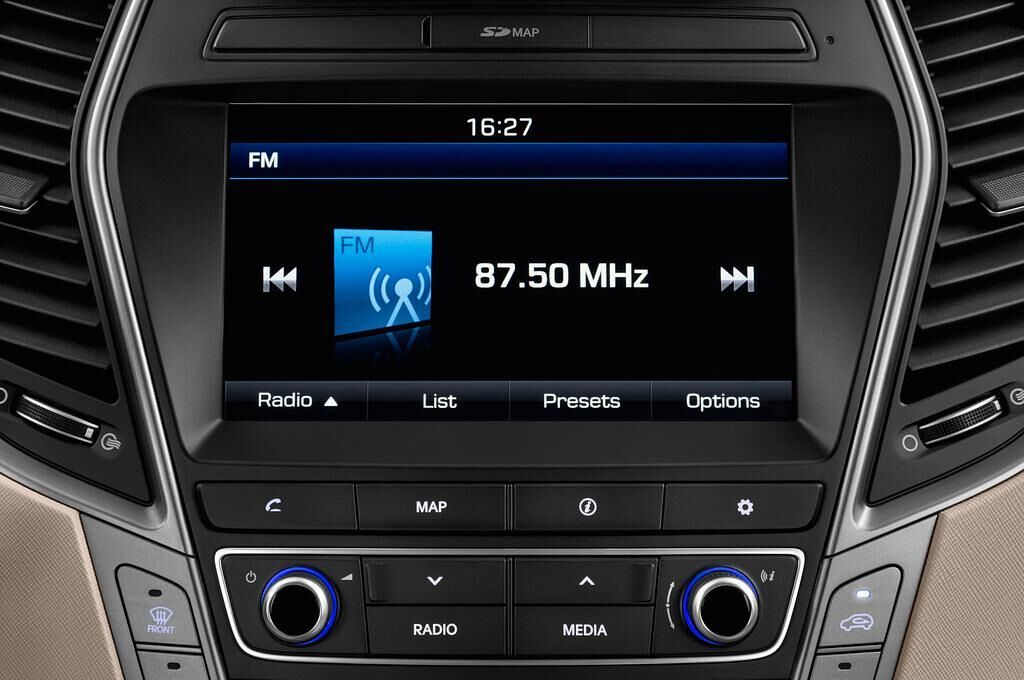 Hyundai Santa Fe (Baujahr 2016) Premium 5 Türen Radio und Infotainmentsystem