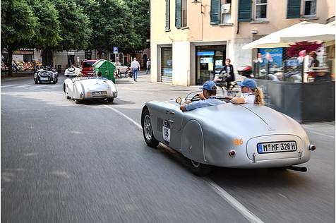Die pfeilschnellen BMW-Rennroadster schrieben einst auf der Mille Miglia Renngeschichte.