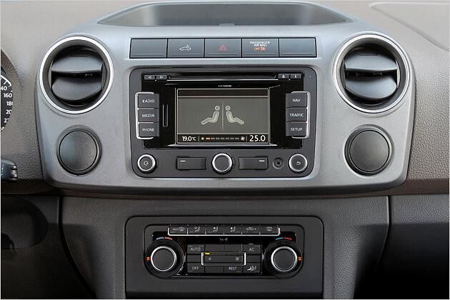 Der Bildschirm für Navi, Audio- und Klimaanlage ist ebenfalls aus anderen VW-Modellen bekannt