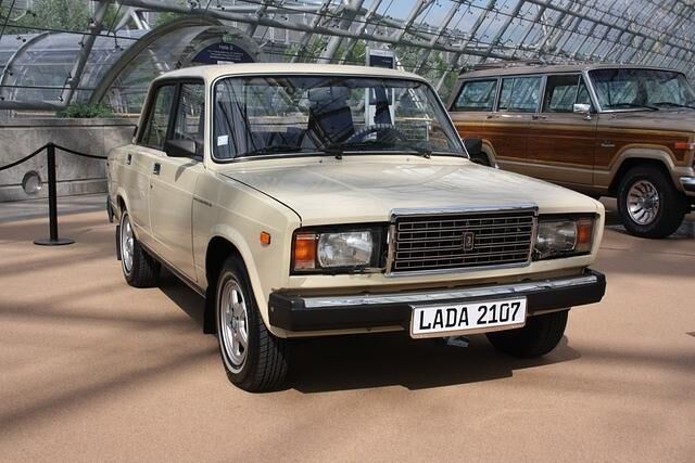 Der Lada 2107 ist ebenfalls ein Derivat des Fiat 124