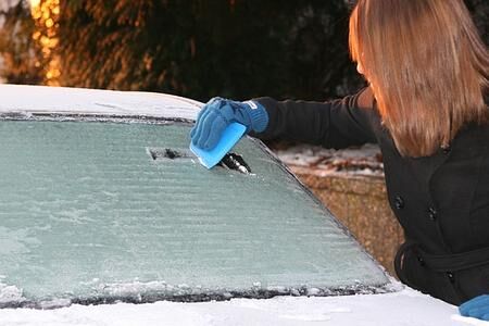 Ratgeber: Fahrzeugzubehör für den Winter - Was jetzt ins Auto gehört