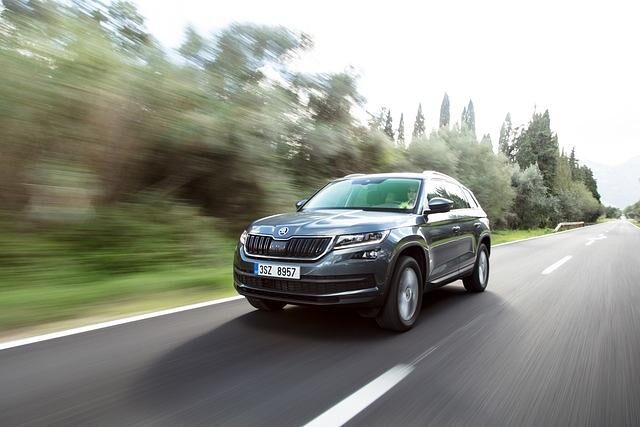Für den Antrieb stehen zunächst drei Turbobenziner und zwei Diesel zur Wahl