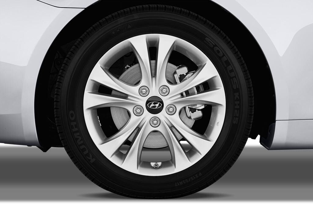 Hyundai Sonata (Baujahr 2010) Comfort 4 Türen Reifen und Felge
