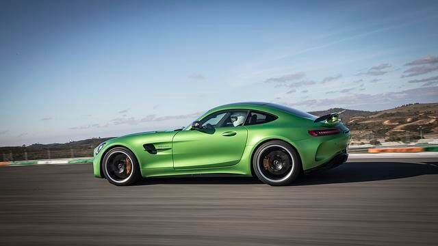 DerDer GT-R ist ein leidenschaftlicher Heißsporn, der das Herz zum Rasen bringt
