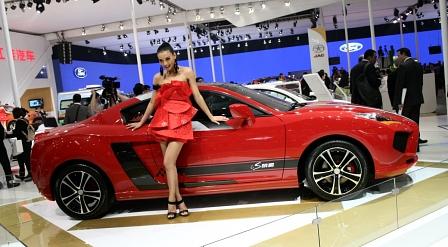 Messegirls auf der Automesse Peking 2012