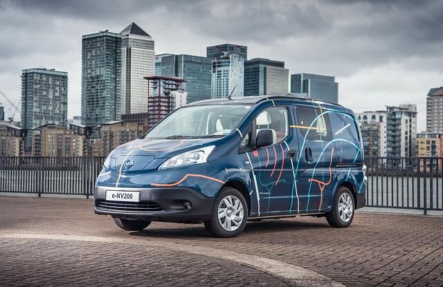 Als Basis für den Umbau zum "Workspace" hat sich Nissan für die rein elektrisch betriebene Variante des NV200 entschieden