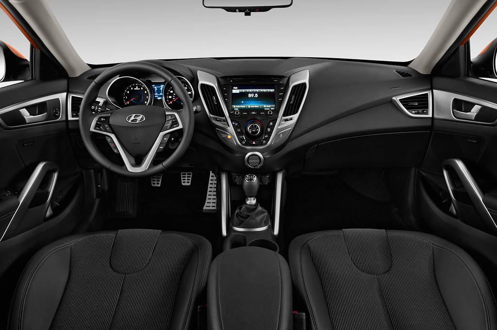 Hyundai Veloster (Baujahr 2013) Style 3 Türen Cockpit und Innenraum