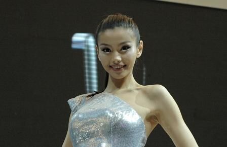 Messegirls auf der Automesse Shanghai 2011
