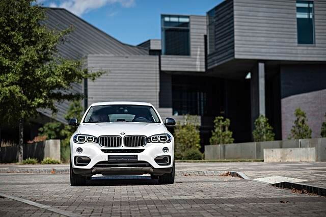 Test: BMW X6 xDrive35i - Durch die breite Masse