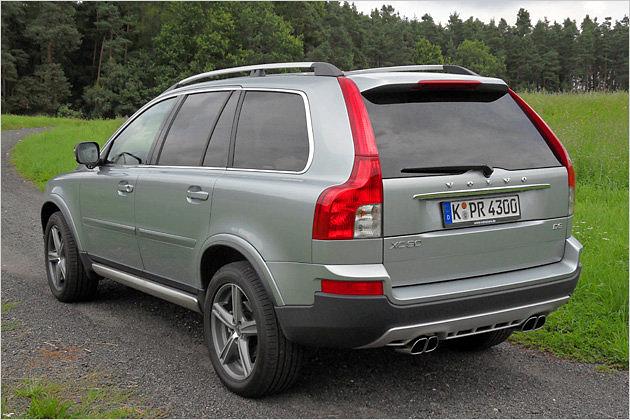 Dem im Vergleich zum XC60 wuchtigen Heck sieht man an, worauf es hier ankam: Transportkapazität