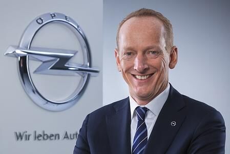 Im Gespräch: Karl-Thomas Neumann, Vorstandsvorsitzender der Adam Opel AG - „Langfristig werden E-Autos unsere etablierten Baureihen ersetzen“ Im Gespräch: Karl-Thomas Neumann, Vorstandsvorsitzender der Adam Opel AG - „Langfristig werden E-Autos unsere etablierten Baureihen ersetzen“