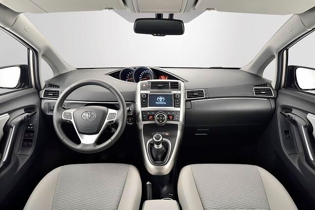 Auch das Interieur wurde im Frühjahr 2013 leicht aufgefrischt, bleibt aber nüchtern und schlicht