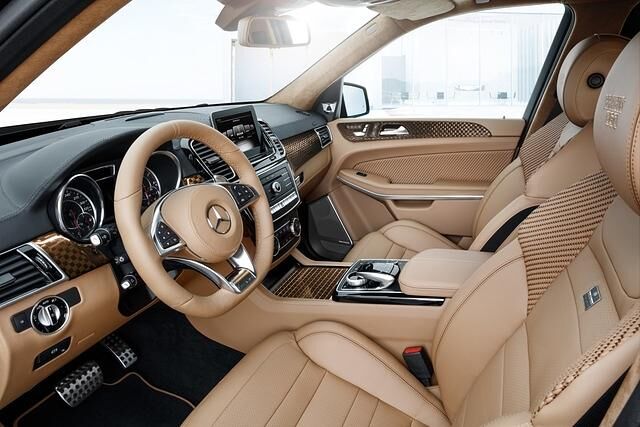 Für den XL 850 bietet Brabus neben einer gewaltigen Leistungsspritze auch noch viele Individualisierungsoptionen für den Innenraum an