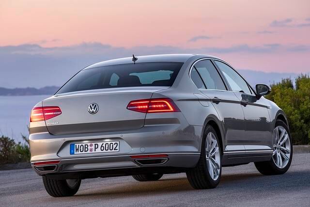 Am Motor fällt zunächst vor allem seine Unauffälligkeit auf, besonders die akustische