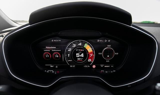 Das virtuelle Cockpit ist dem Anlass entsprechend umgerüstet 