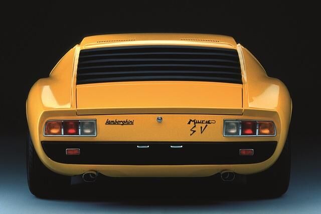 1971 erhielt der Lamborghini Miura den Namenszusatz SV