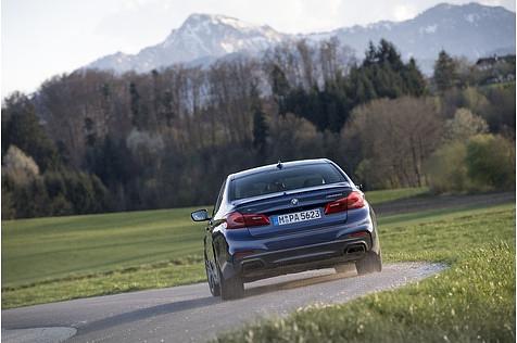 Der BMW M550i xDrive kostet 82.700 Euro