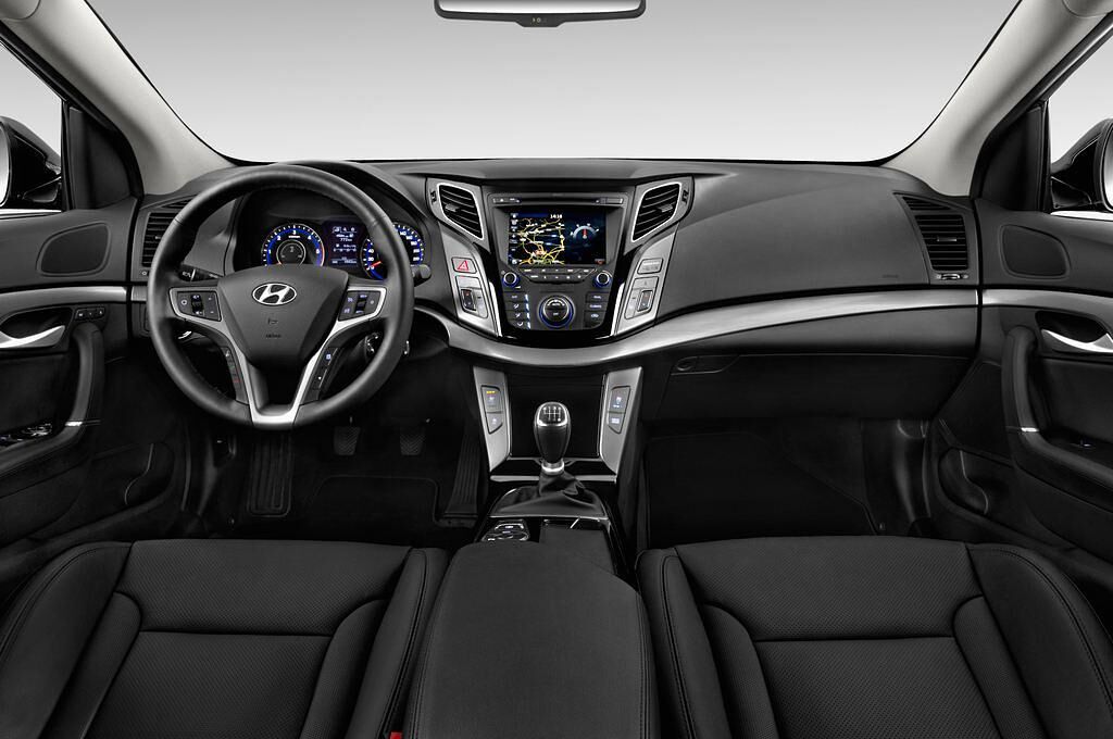 Hyundai I40 (Baujahr 2015) Premium 5 Türen Cockpit und Innenraum