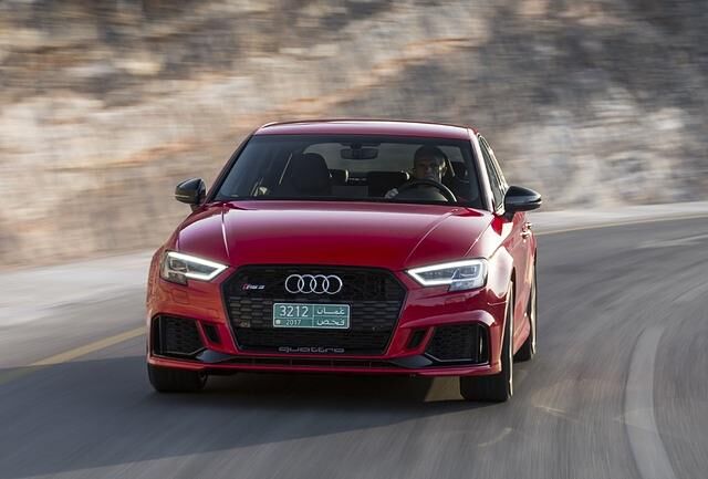 Ganz billig ist das dynamische Fahrvergnügen allerdings nicht: Die Preise beginnen bei 55.900 Euro
