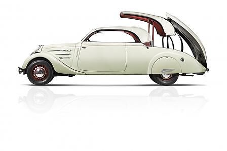 Peugeot 601eclipse von 1934: Ein Vertreter der 
luxuriösen Gattung steht im Peugeot-Museum in 
Sichaux.