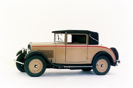 201 ist auch als Cabriolet zu haben.