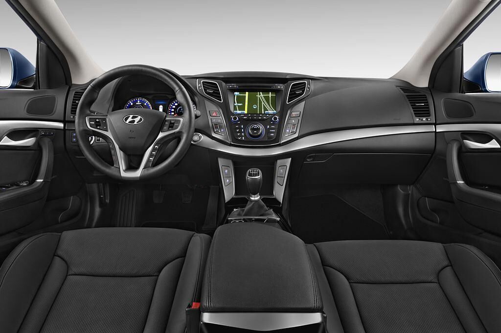 Hyundai I40 CW (Baujahr 2011) Style 5 Türen Cockpit und Innenraum