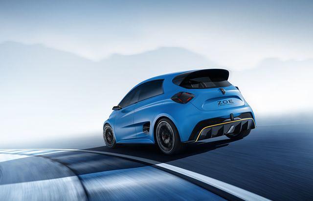 Zwei Elektromotoren kommen auf über 460 PS