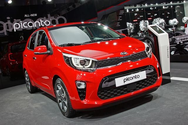 Der Kia Picanto zählt mit 3,60 Meter Länge zu den Kleinstwagen und spielt eine Liga unter den anderen. 