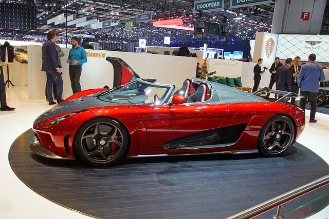 Beim Regera kombiniert Koenigsegg drei E-Maschinen mit einem Achtzylinder-Benziner