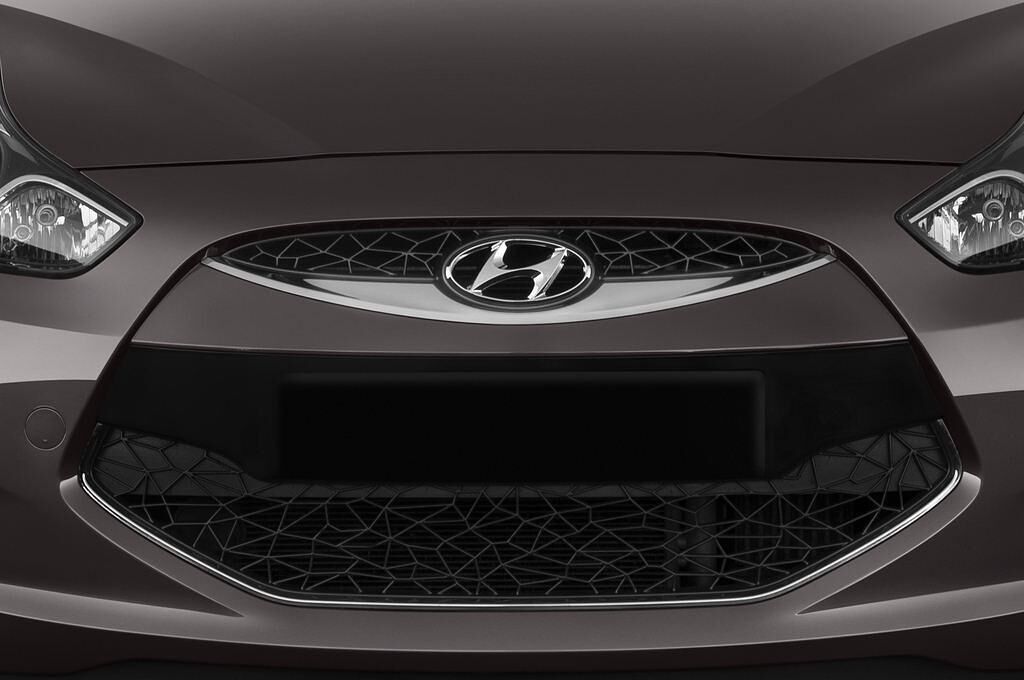 Hyundai iX20 (Baujahr 2012) Style 5 Türen Kühlergrill und Scheinwerfer