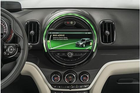 Beim Fahrmodus \"Max eDrive\" kann man bis zu einer Höchstgeschwindigkeit von 125 km/h rein elektrisch fahren