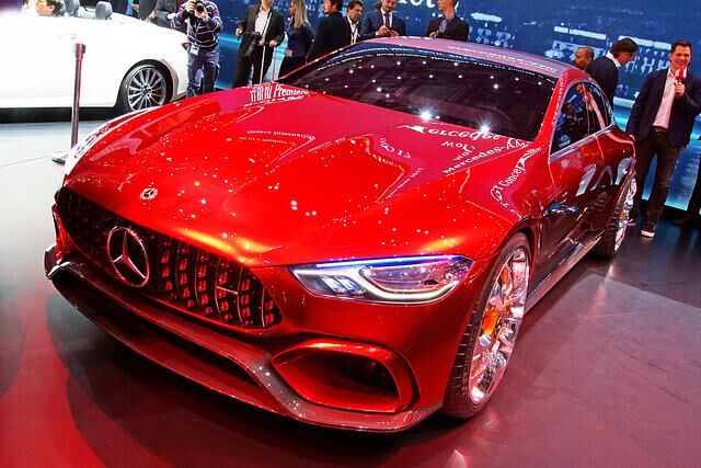 Um den Titel der Messe-Schönheit bewirbt sich nicht zuletzt das Mercedes-AMG GT Concept