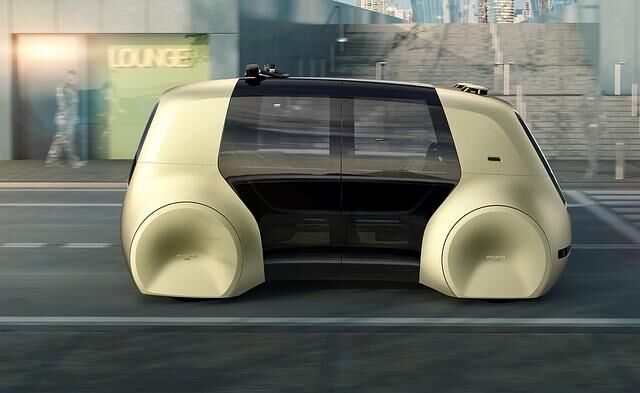 Die VW-Studie ist Ausblick auf eine etwas fernere Autozukunft. Wohl erst in zehn, zwölf Jahren könnten uns fahrerlose Taxis wie Sedric durch die Großstadt kutschieren