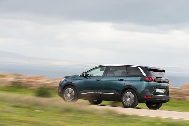 Keiner der drei souveränen Diesel (88 kW/120 PS, 110 kW/150 PS und 133 kW/180 PS) braucht mehr als 4,8 Liter Sprit