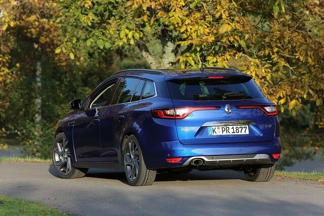 Der Standardspurt dauert mit dem Renault Mégane Grandtour GT 7,4 Sekunden, die Höchstgeschwindigkeit liegt bei 230 km/h 