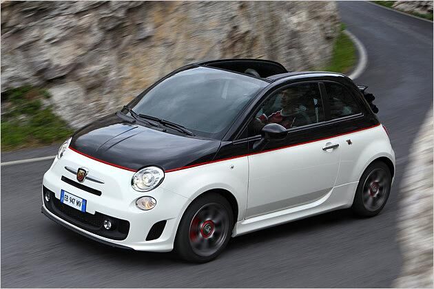 Auch in einer Zweifarblackierung zu haben: Der Abarth 500C
