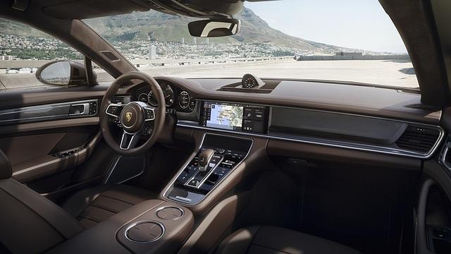 Das Cockpit entspricht dem der Limousine