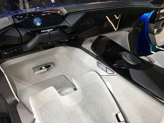Peugeot will mit dem Instinct den Innenraum der Zukunft zeigen