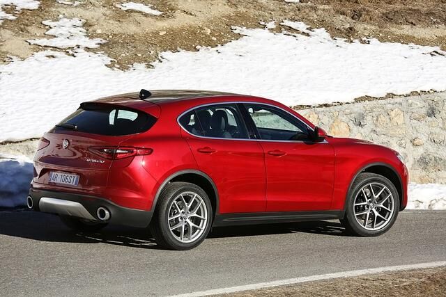 Insgesamt hinterlässt der Stelvio auf einer ersten Testfahrt rund um seine Geburtsstätte Cassino (nahe Neapel) einen guten und soliden Eindruck
