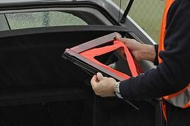 Ratgeber: Warndreieck richtig aufstellen - Alles eine Frage des Abstands