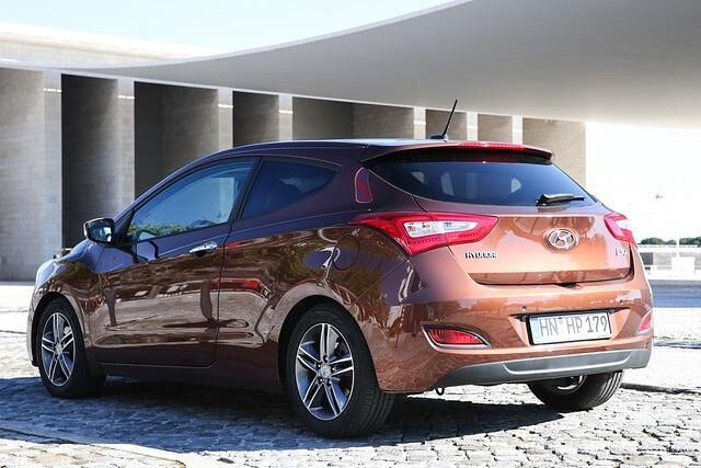 Den Dreitürer verkauft Hyundai als Coupé