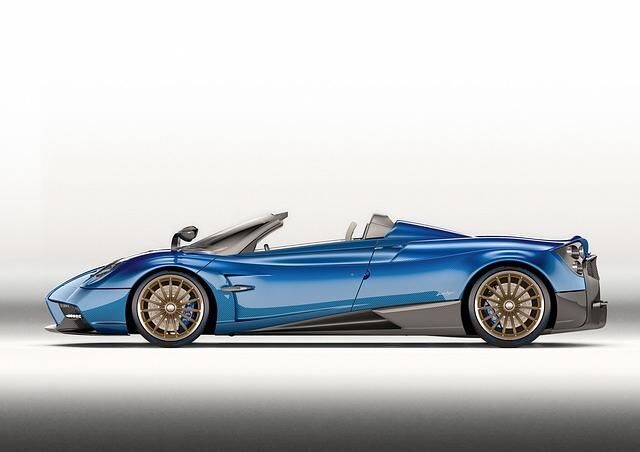 Dafür kann man im Pagani Huayra Roadster offene Fahrfreuden genießen