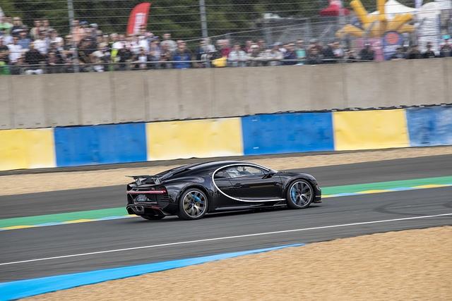 1.500 PS sind genug Power, um den Veyron-Rekord deutlich einzustellen. Die Vorbereitungen laufen, zum geplanten Maximal-Speed schweigen die Verantwortlichen eisern