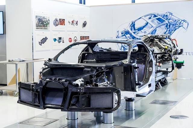 Monocoque und Hinterwagen des Chiron sind aus Carbon 