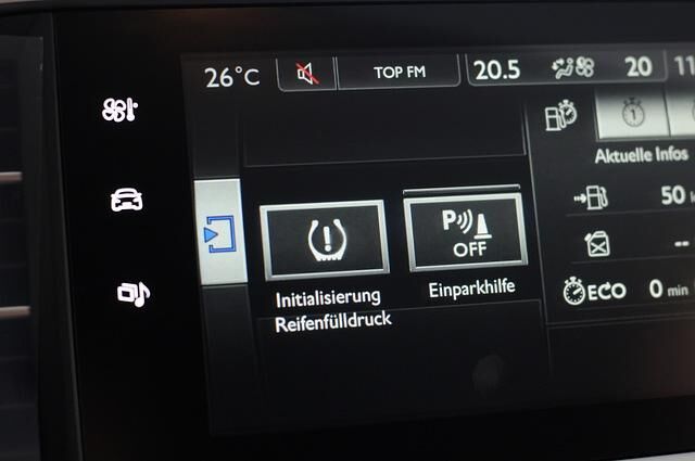 Wer keine Einparkhilfen hat, kann technische Lösungen zur nachträglichen Montage im Zubehör oder bei Autohersteller bekommen