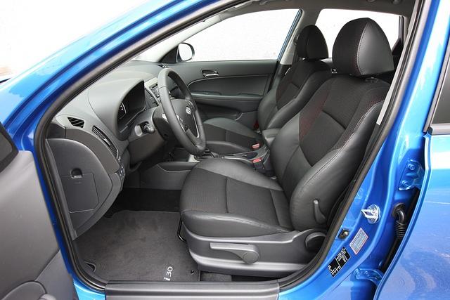 Vorne bietet der 4,25 Meter lange Hyundai i30 gute Platzverhältnisse