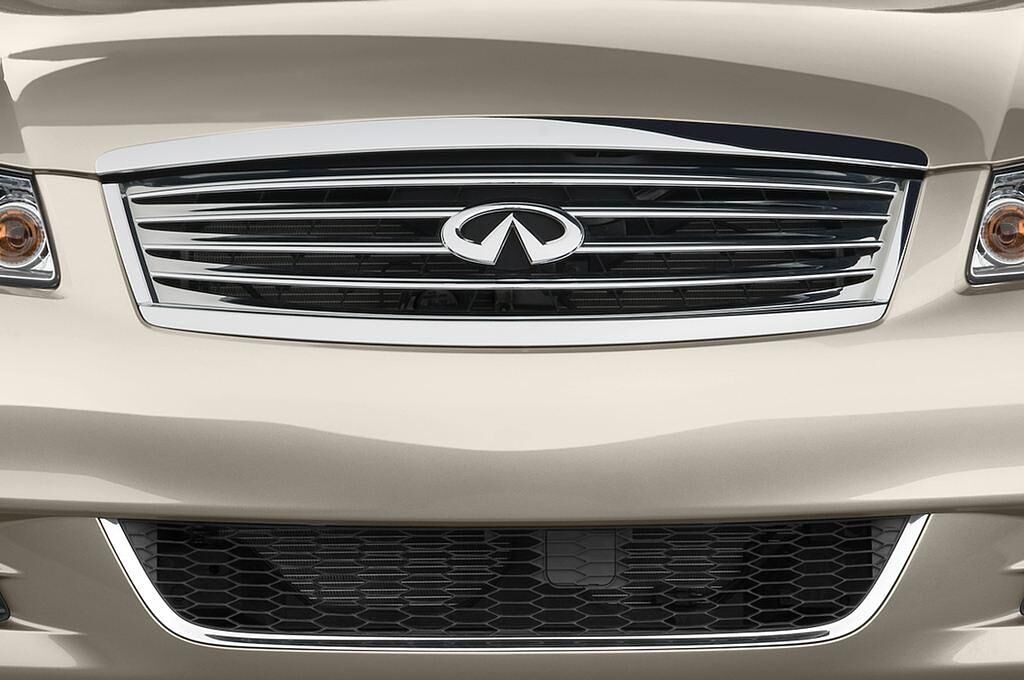 Infiniti M37 (Baujahr 2010) - 4 Türen Kühlergrill und Scheinwerfer