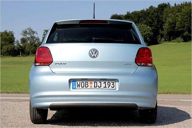 Anders als beim normalen Polo zieht sich der Dachspoiler seitlich am Heckfenster herunter