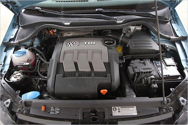 Die drei Zacken an der Motorverkleidung symbolisieren die drei Zylinder des 1.2 TDI