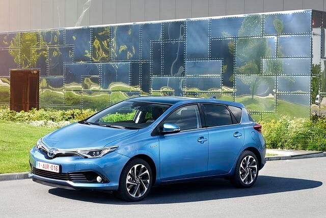 Toyota Auris Hybrid 2016
